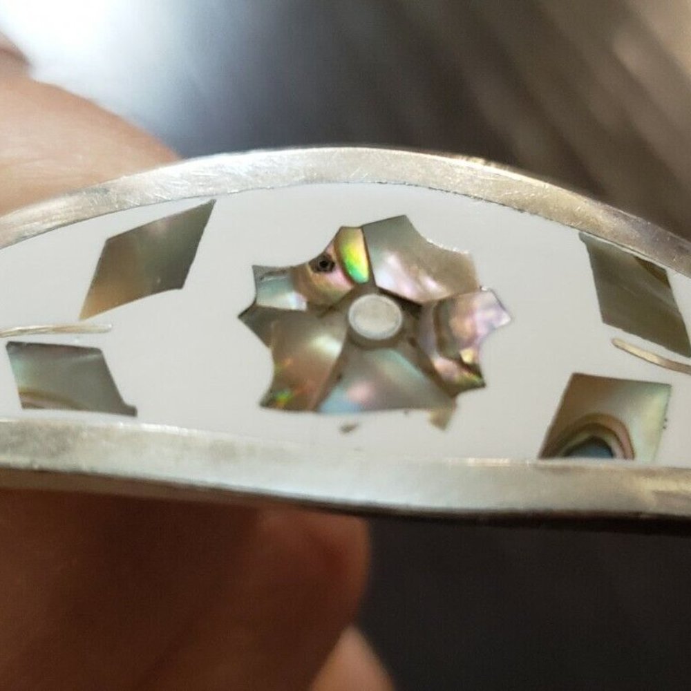 MEXICAN SILVER BRACELETS with INLAID FLOWER MOTIFS OF NATURAL MOTHER OF PEARL - Picture 3 of 11